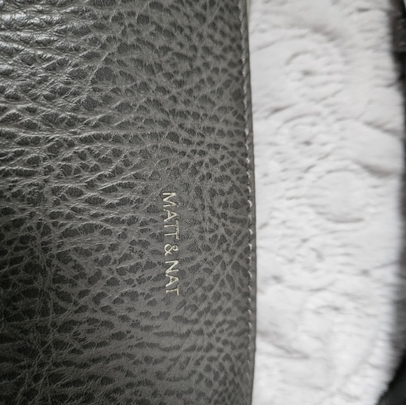 Mat & Nat Crossbody - Picture 4 of 7